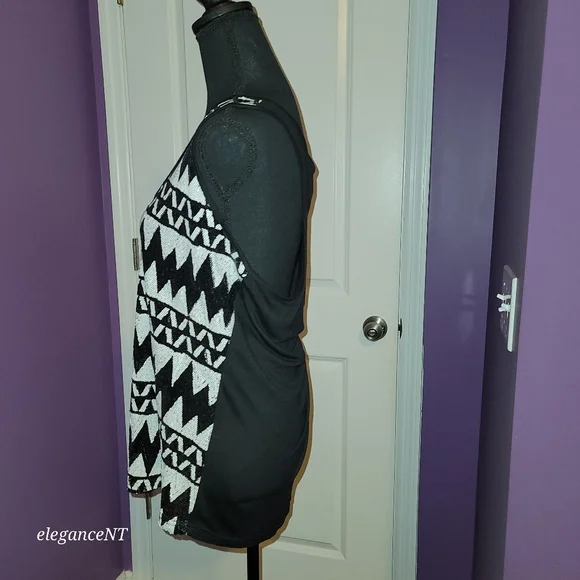 Rue21 Black/White Pattern sequence Tank Top Sz: XL NWT - Picture 5 of 9